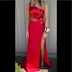 Sherri Hill red dress prom homecoming